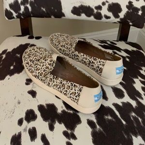 Toms slip ons